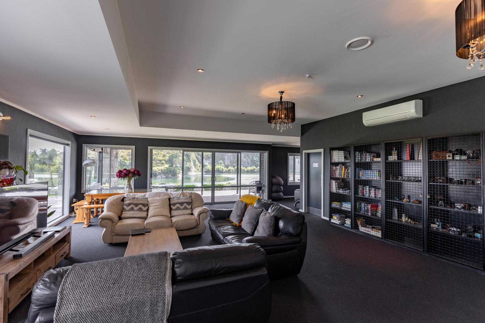 Riverstone House *